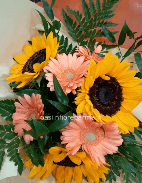 Bouquet con girasoli e gerbere